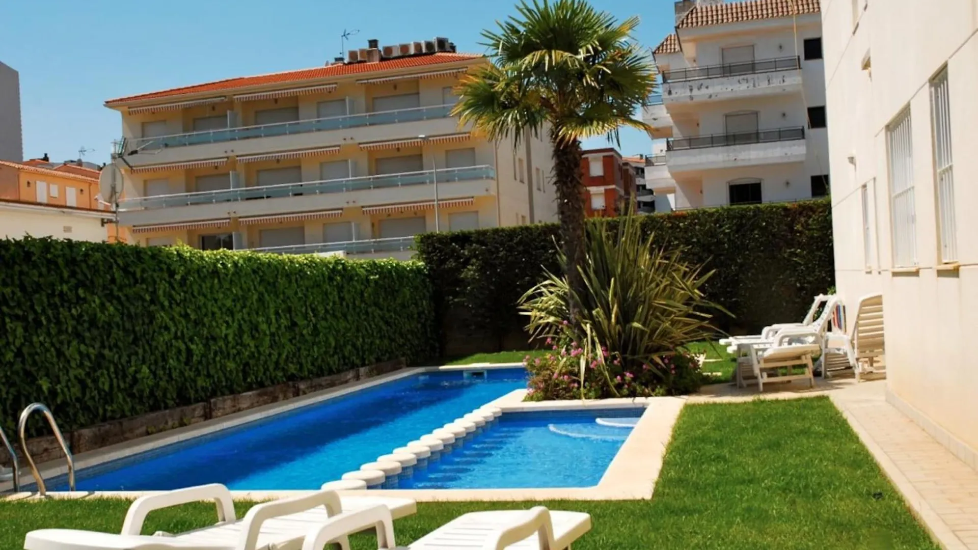 Brises Del Mar 3-3 contacts